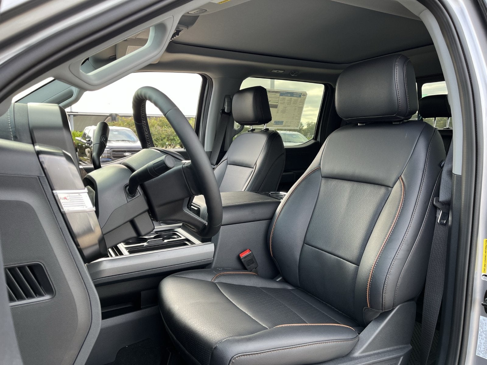 2027 Ford F-250SD F-250® Lariat®