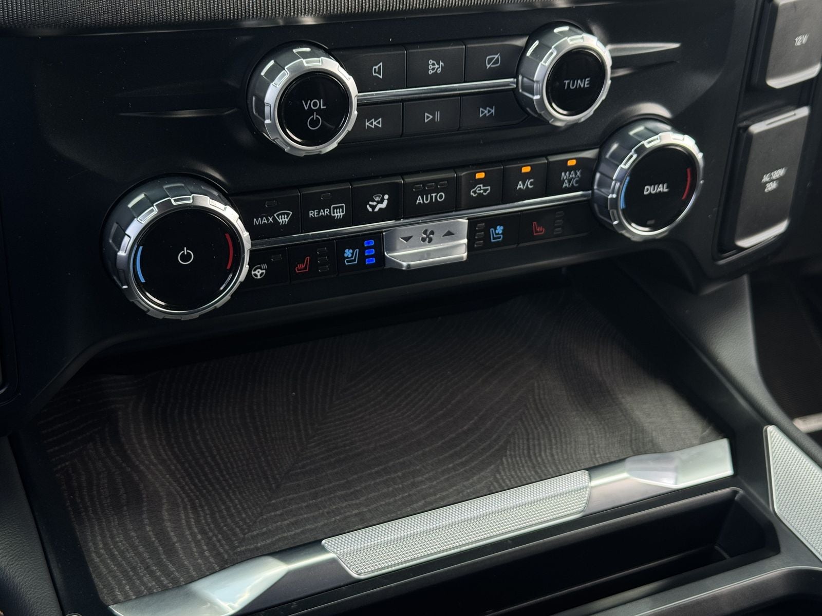 2023 Ford F-250SD Platinum