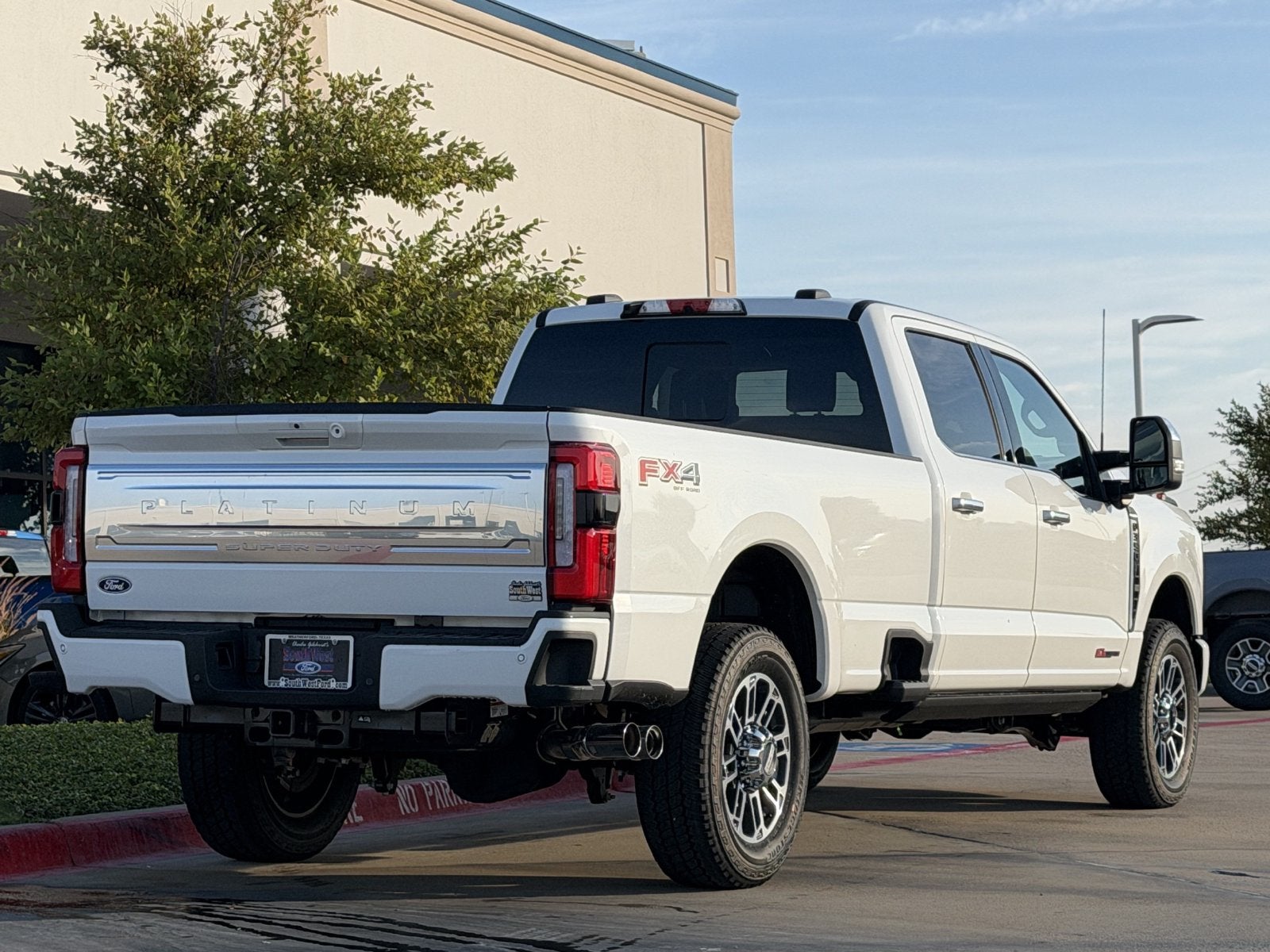 2027 Ford F-350SD Platinum