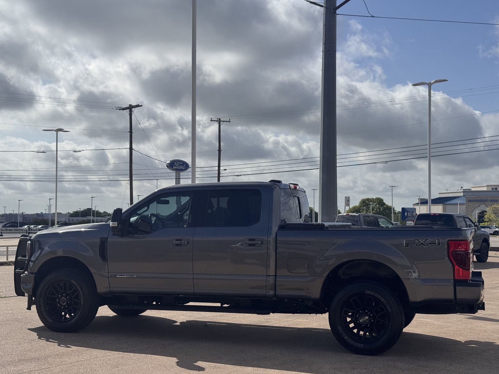 2022 Ford F-350SD Lariat