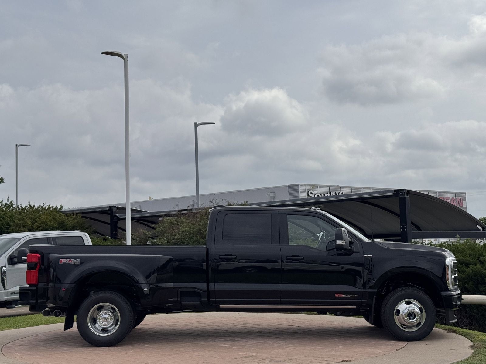 2026 Ford F-350SD Platinum DRW