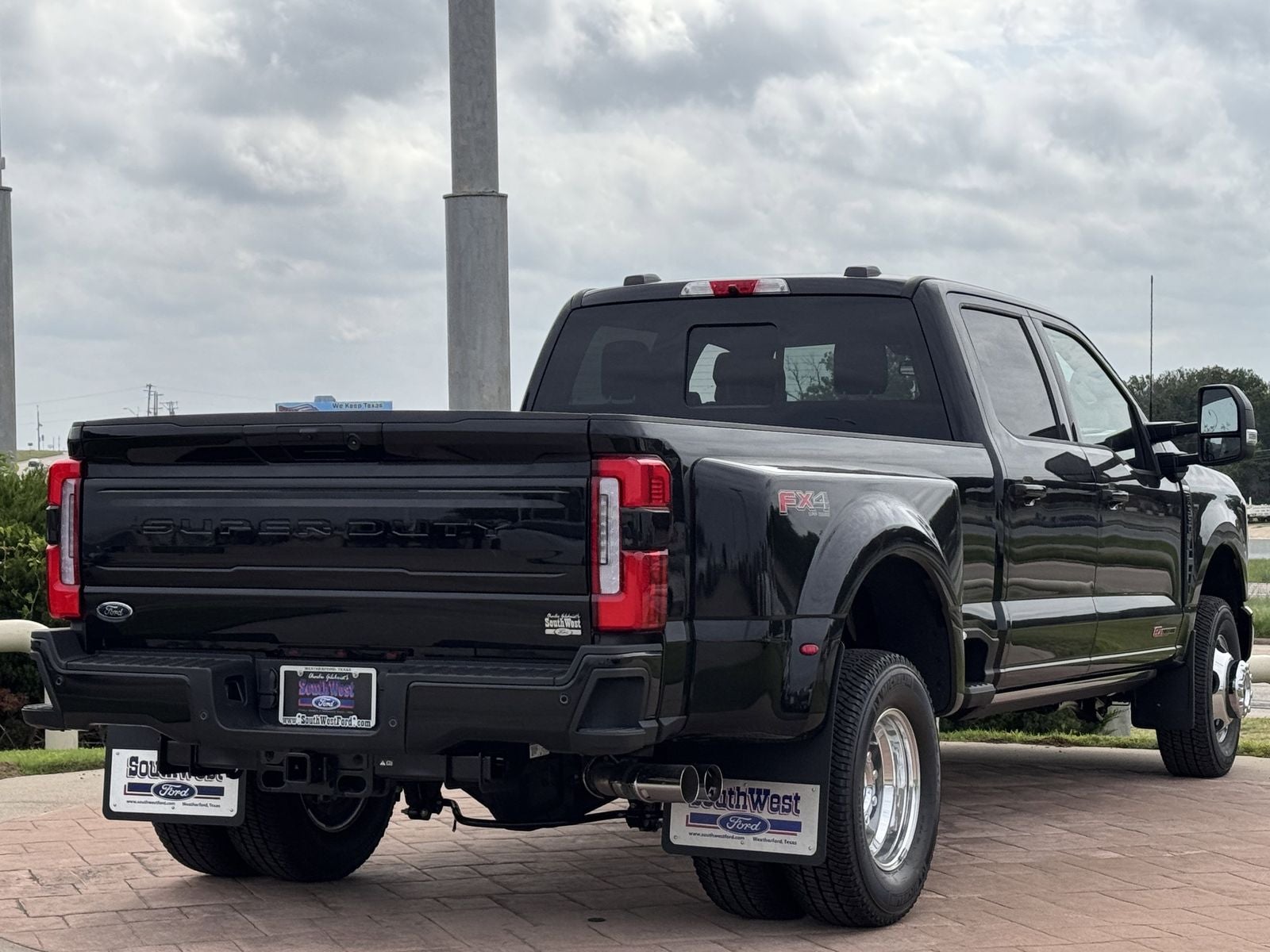 2026 Ford F-350SD Platinum DRW