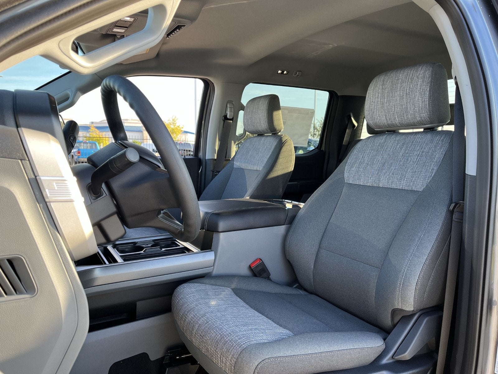 2027 Ford F-350SD XLT DRW