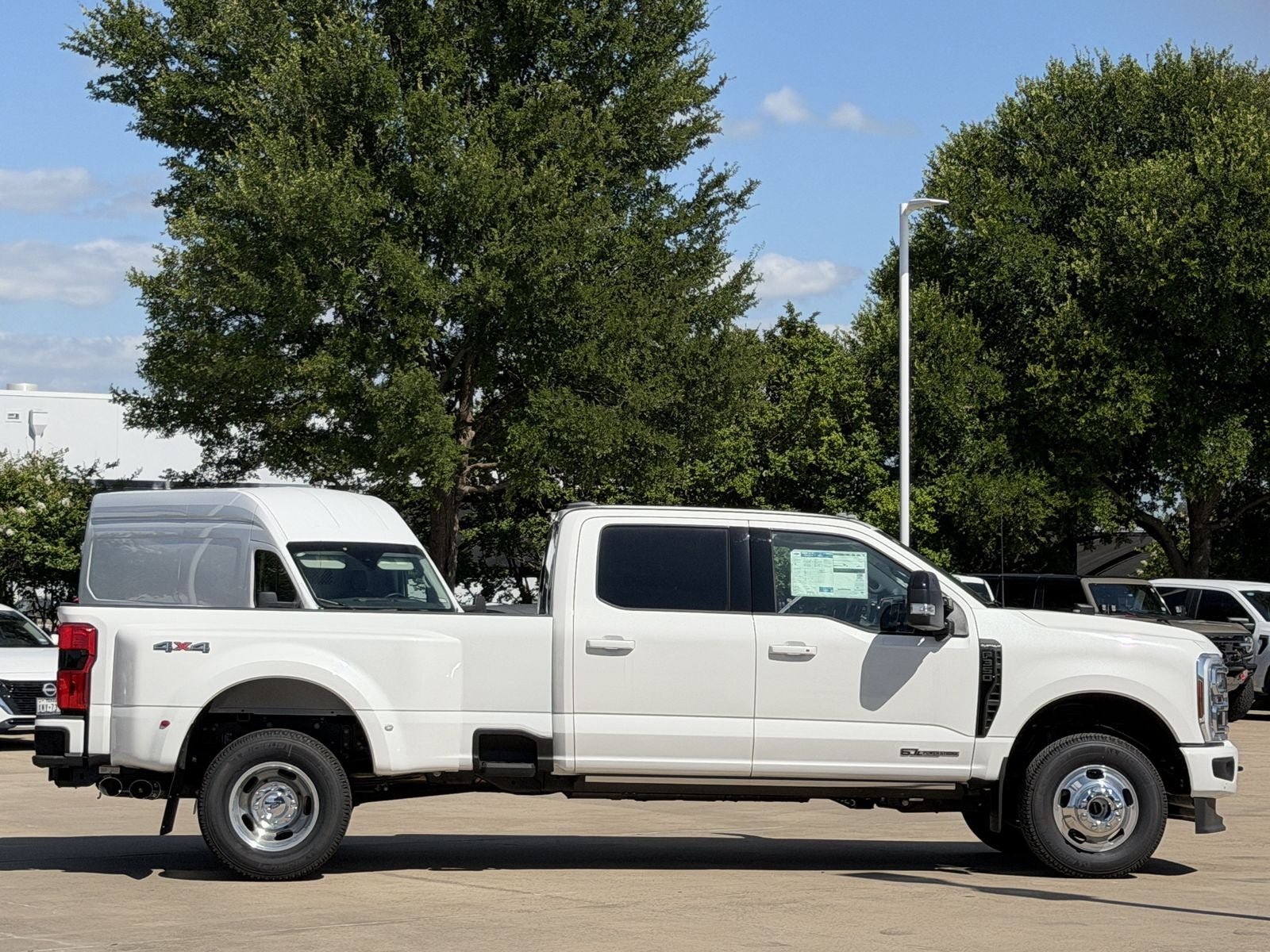 2026 Ford F-350SD Platinum DRW