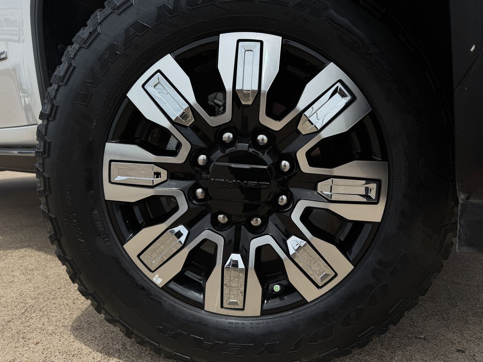 2025 GMC Sierra 2500HD Denali