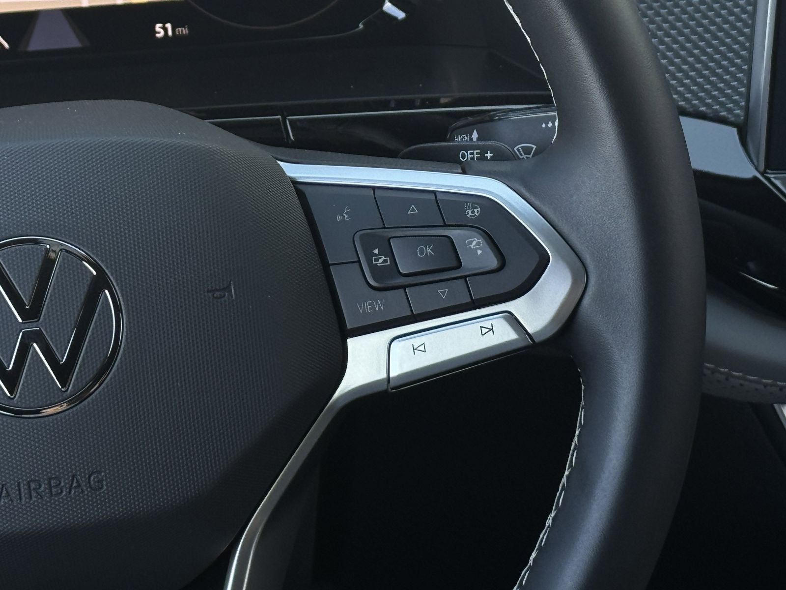 2025 Volkswagen Atlas Cross Sport 2.0T SEL