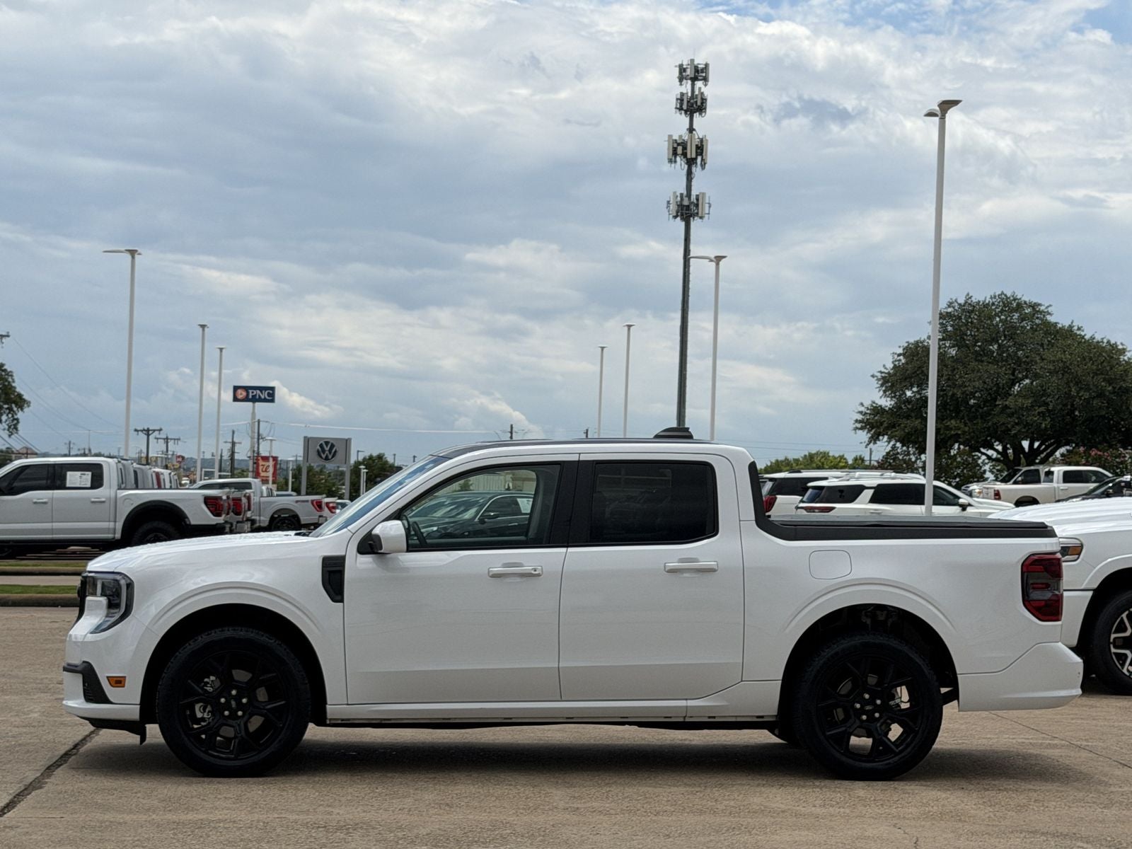 2025 Ford Maverick Lobo Standard
