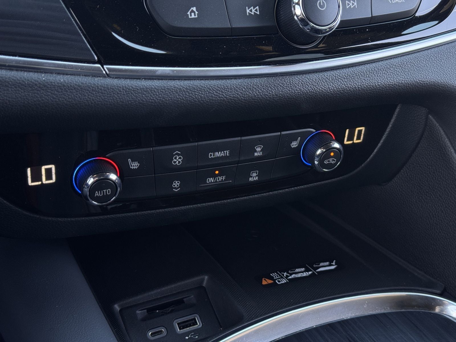 2022 Buick Enclave Essence