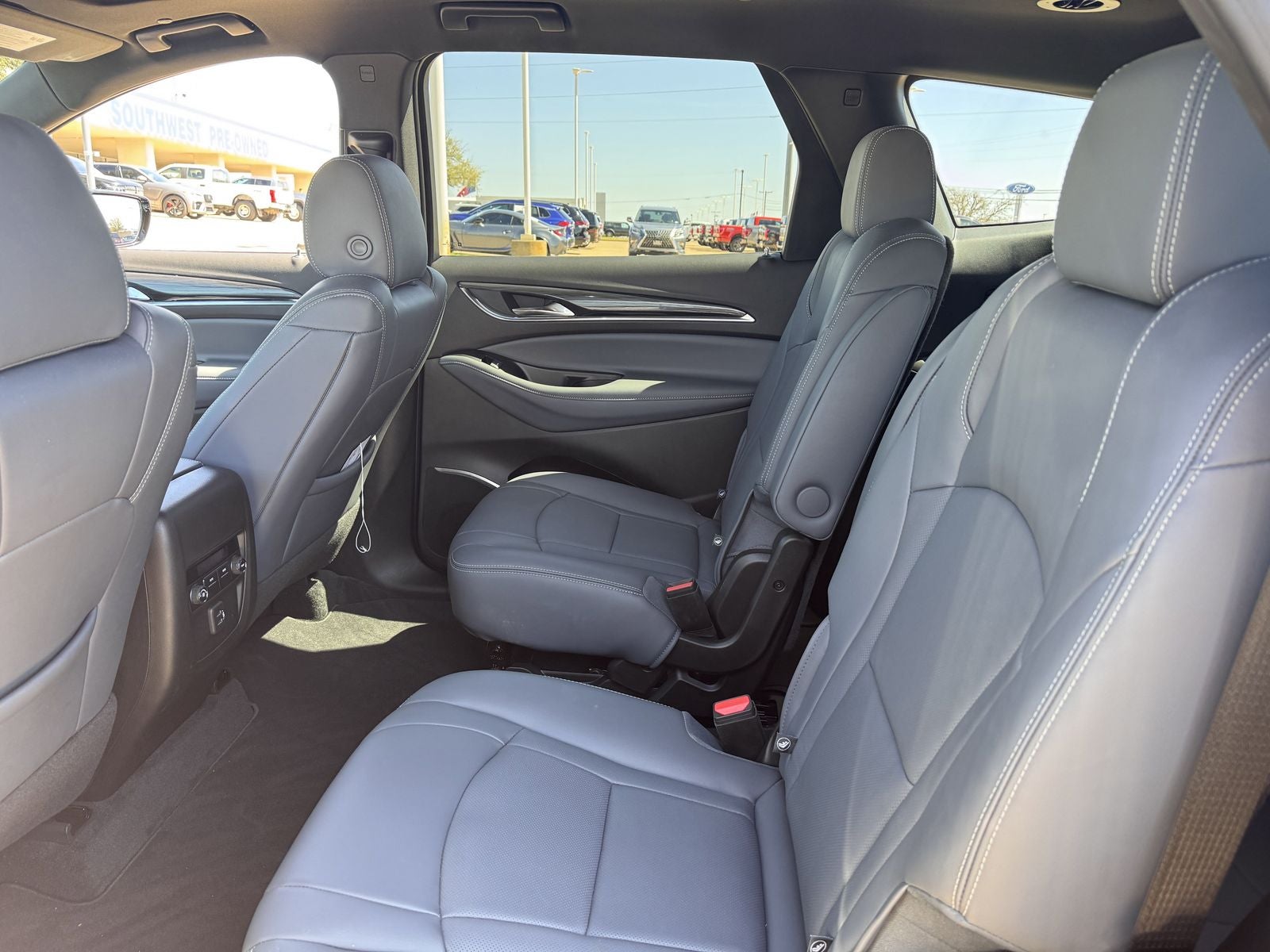 2022 Buick Enclave Essence