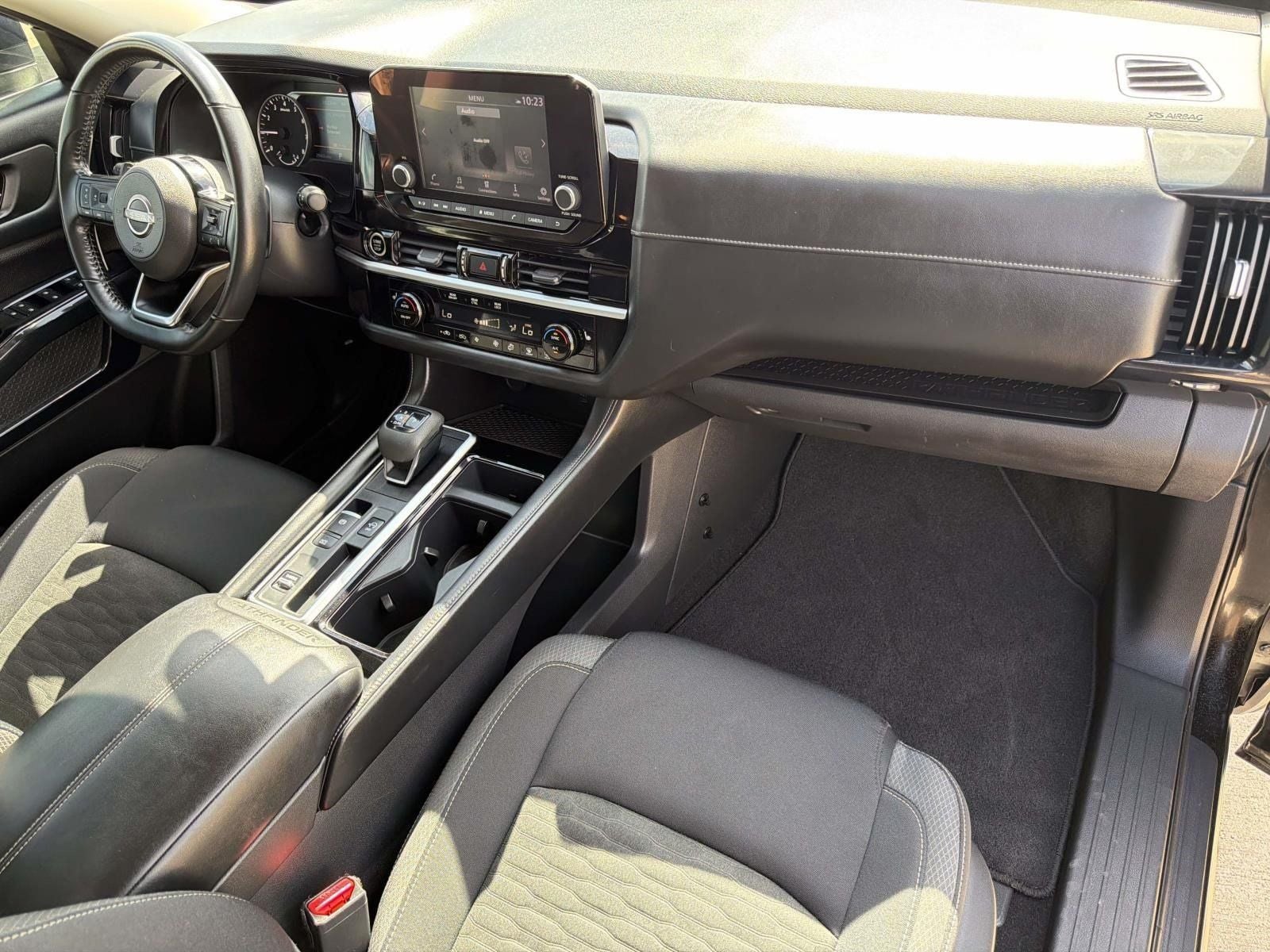 2022 Nissan Pathfinder SV