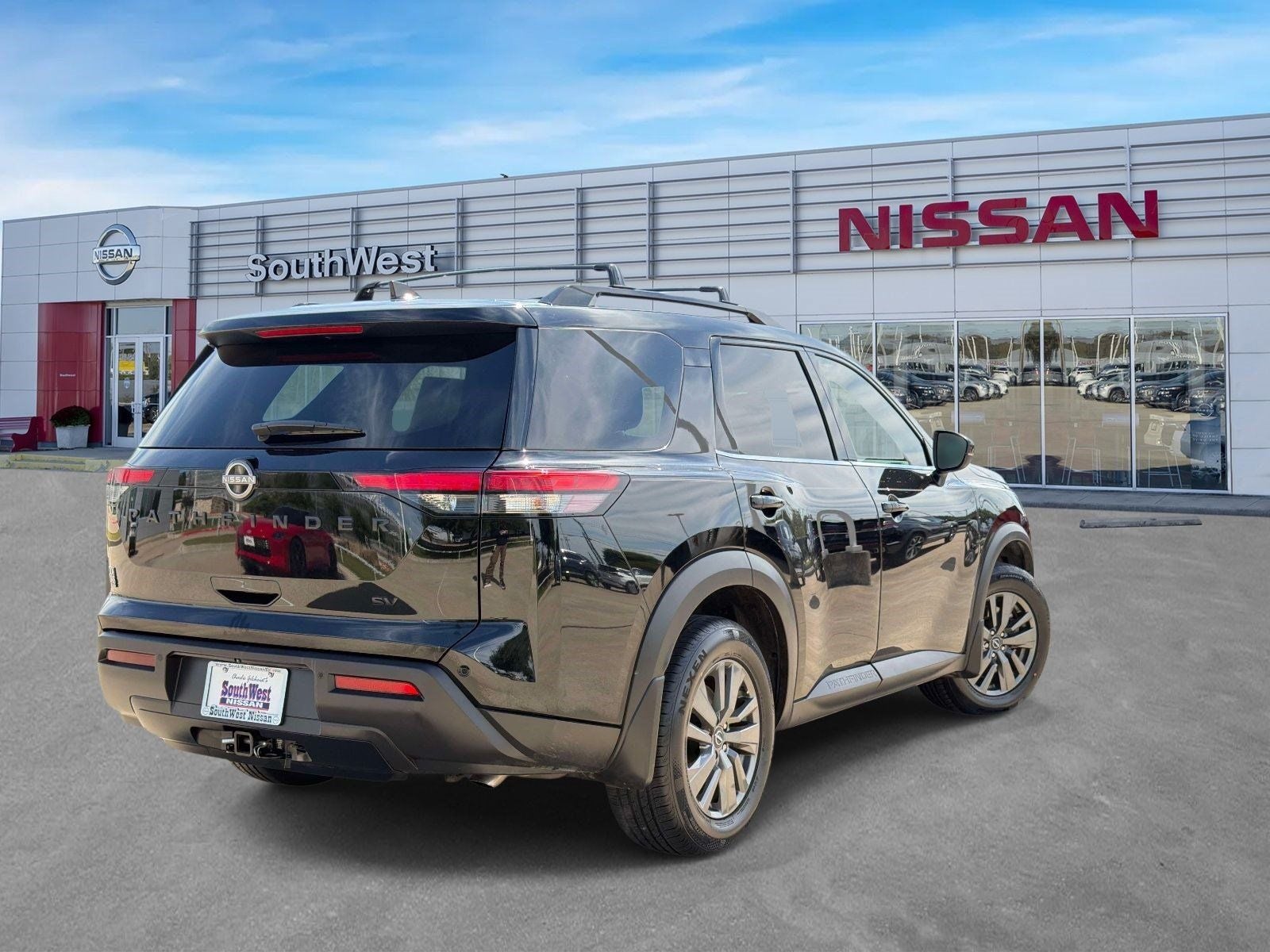 2022 Nissan Pathfinder SV