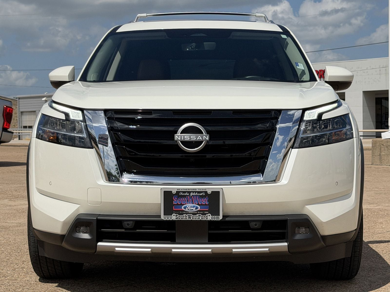 2024 Nissan Pathfinder Platinum