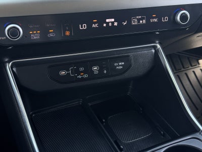 2025 Kia Carnival SX