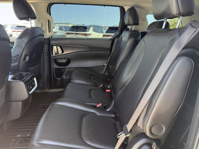 2025 Kia Carnival SX