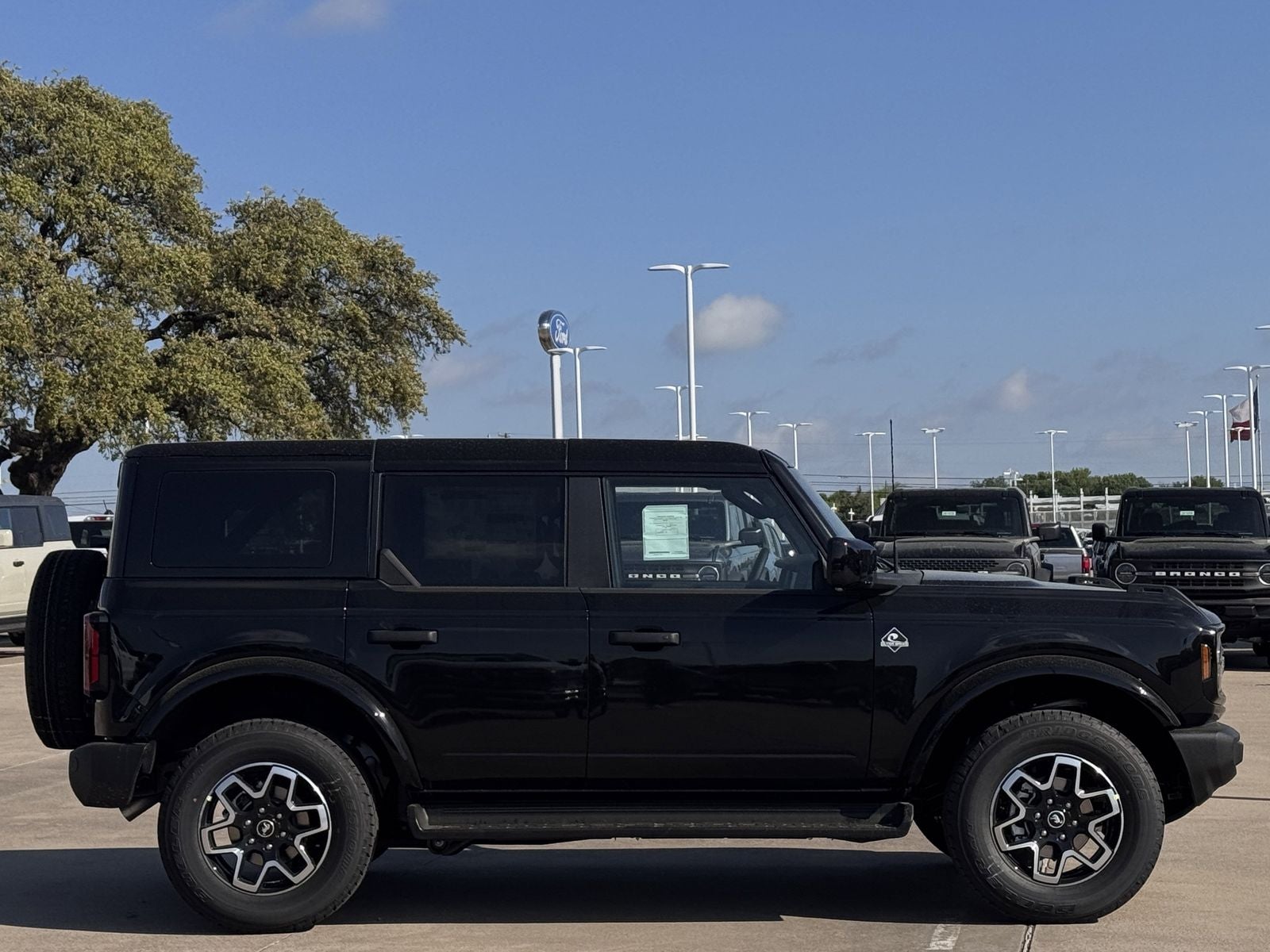 2026 Ford Bronco Outer Banks®