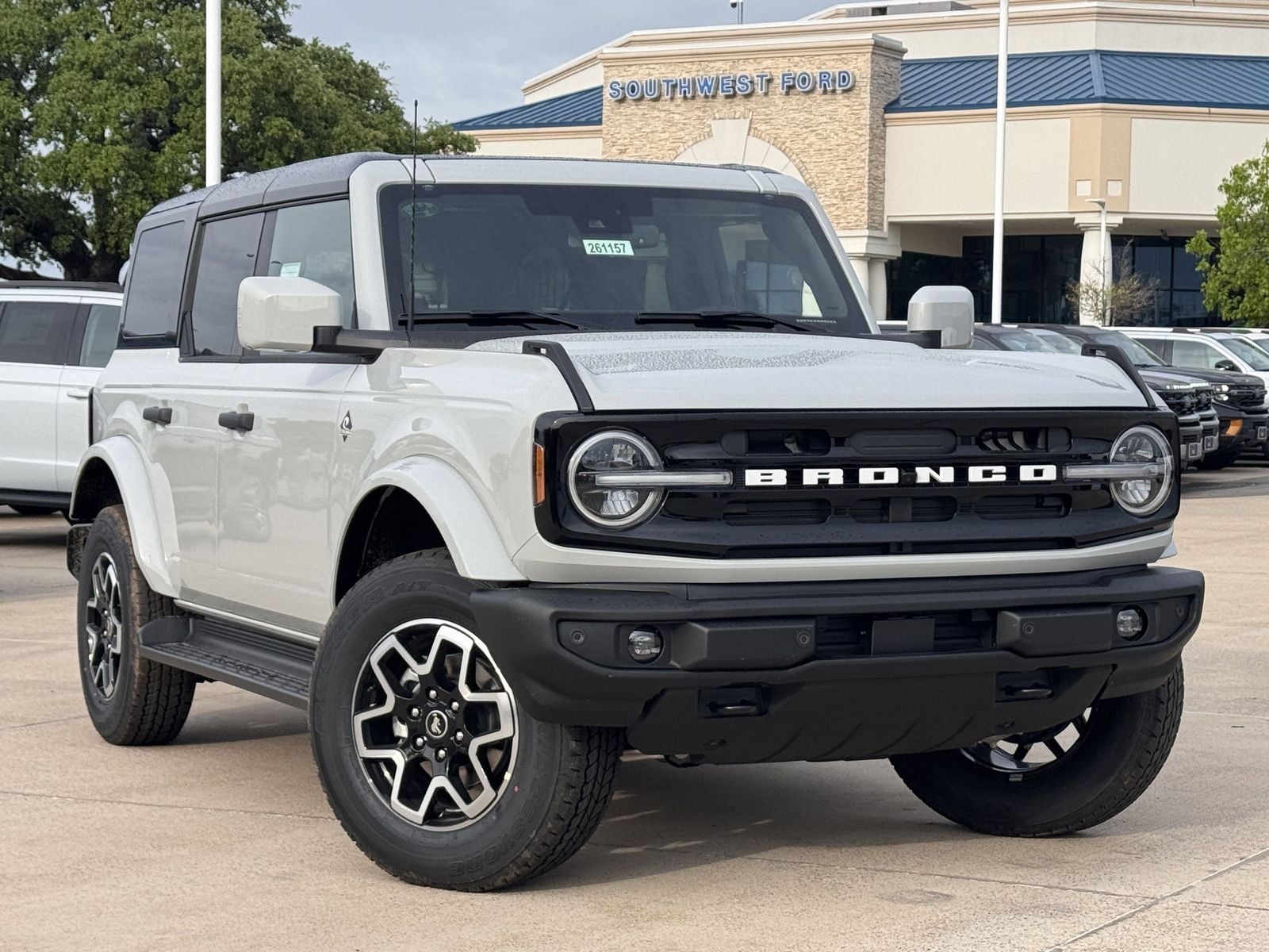 2026 Ford Bronco Outer Banks®