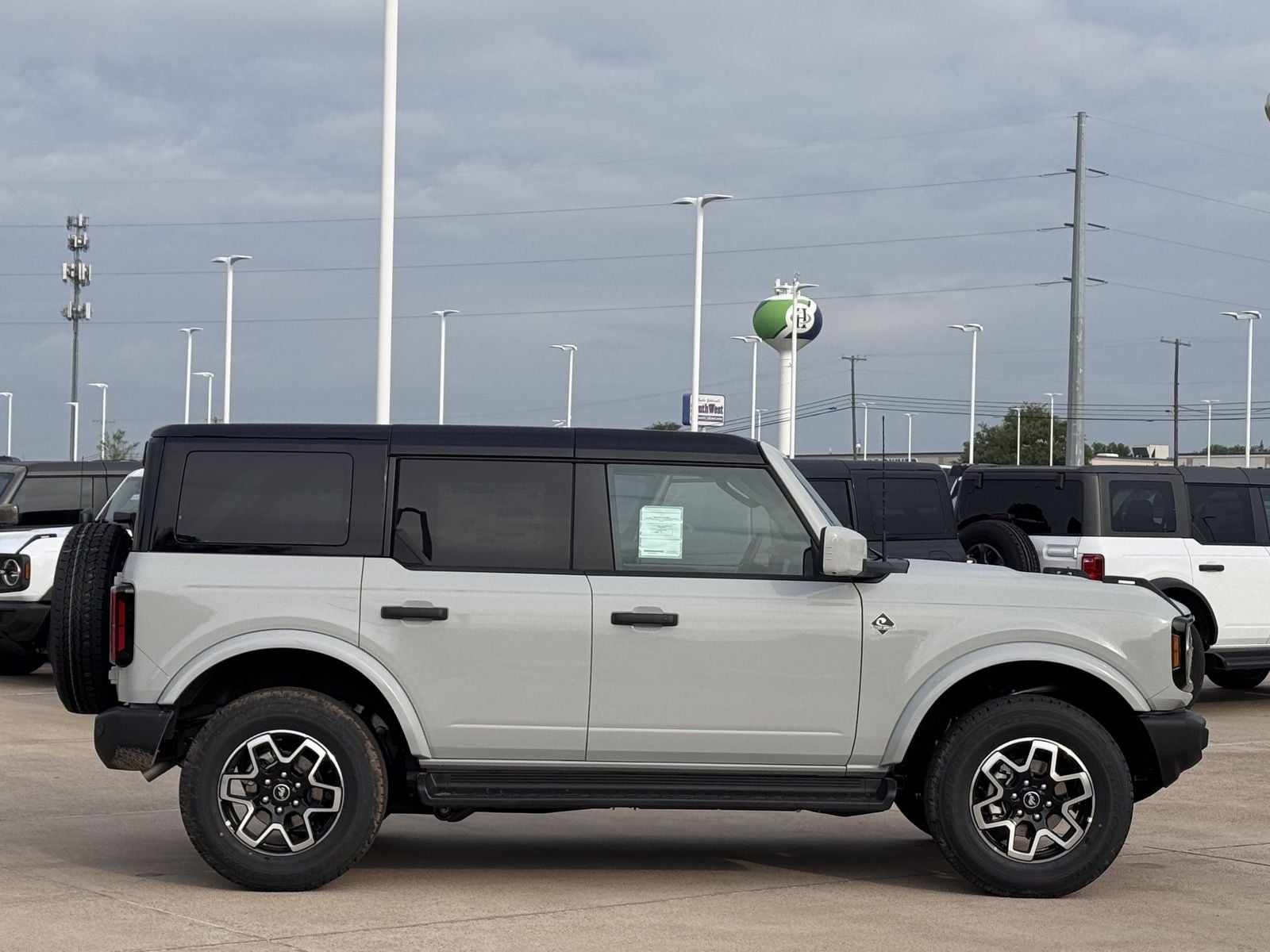 2026 Ford Bronco Outer Banks®