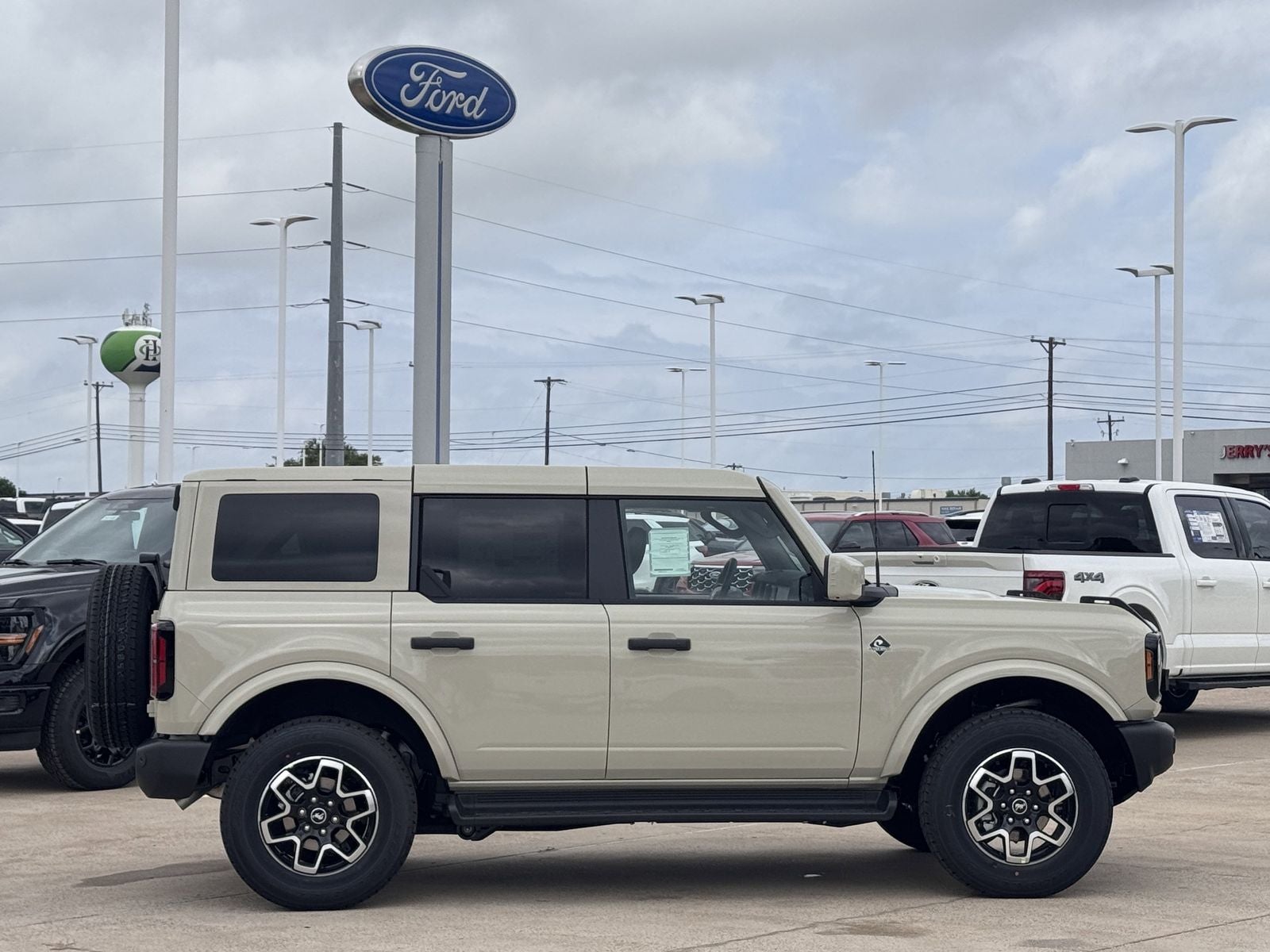2026 Ford Bronco Outer Banks®