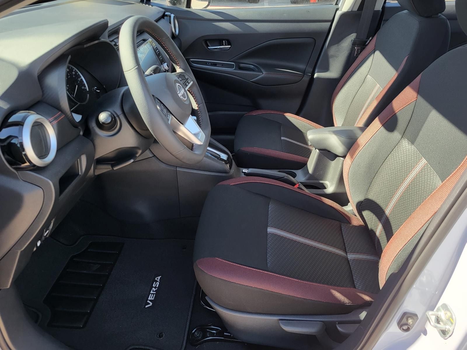 2025 Nissan Versa 1.6 SR