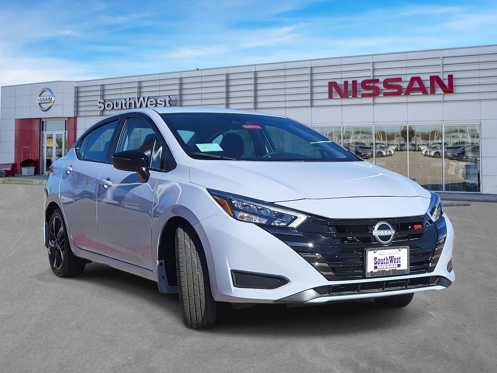 2025 Nissan Versa 1.6 SR