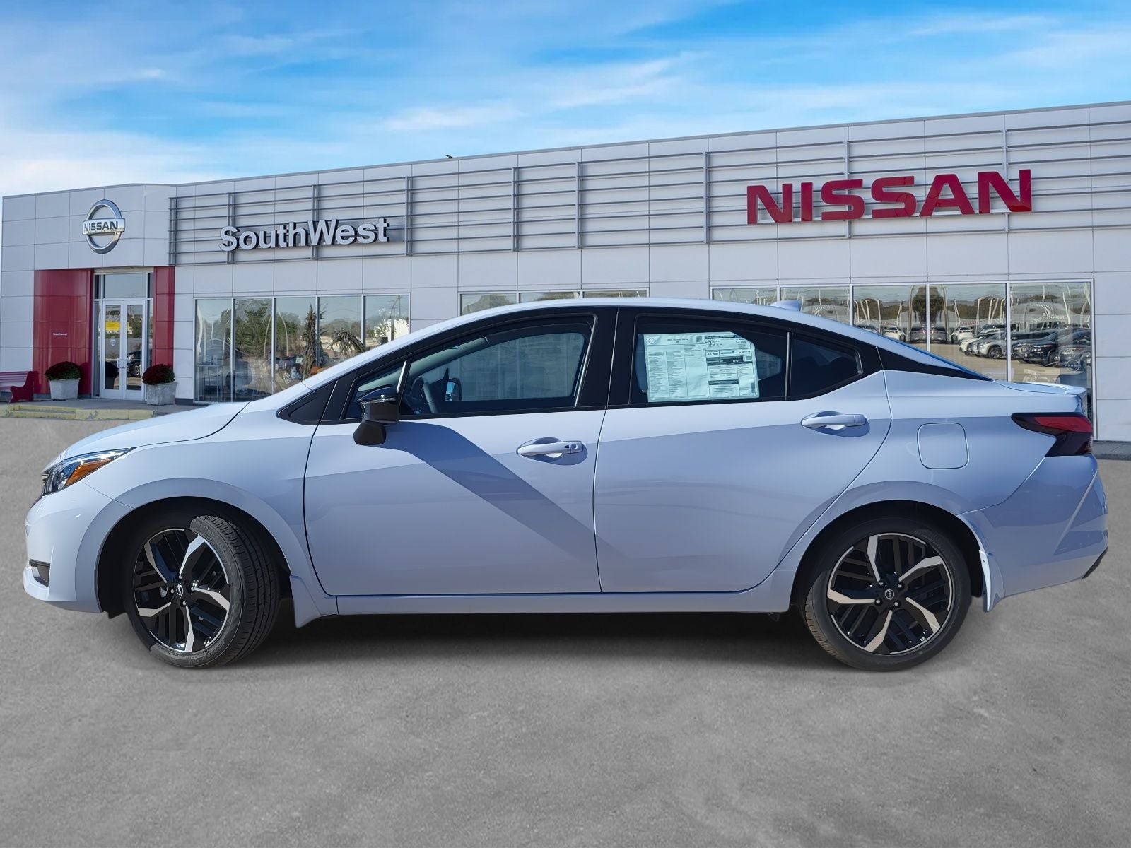 2025 Nissan Versa 1.6 SR