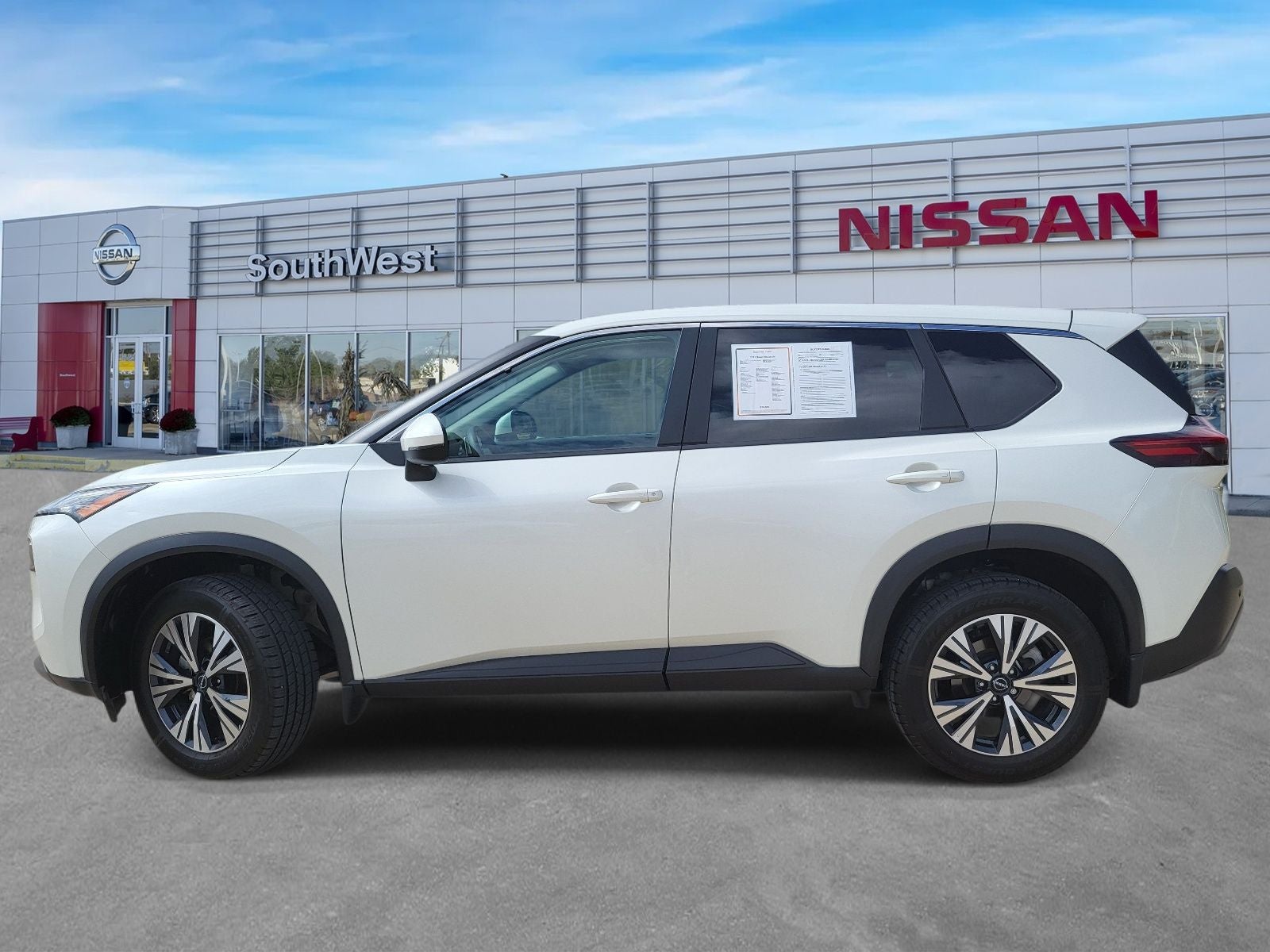 2022 Nissan Rogue SV