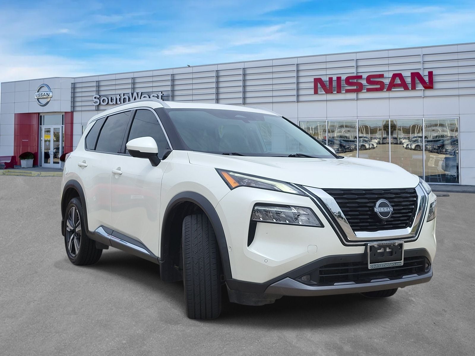2022 Nissan Rogue SL