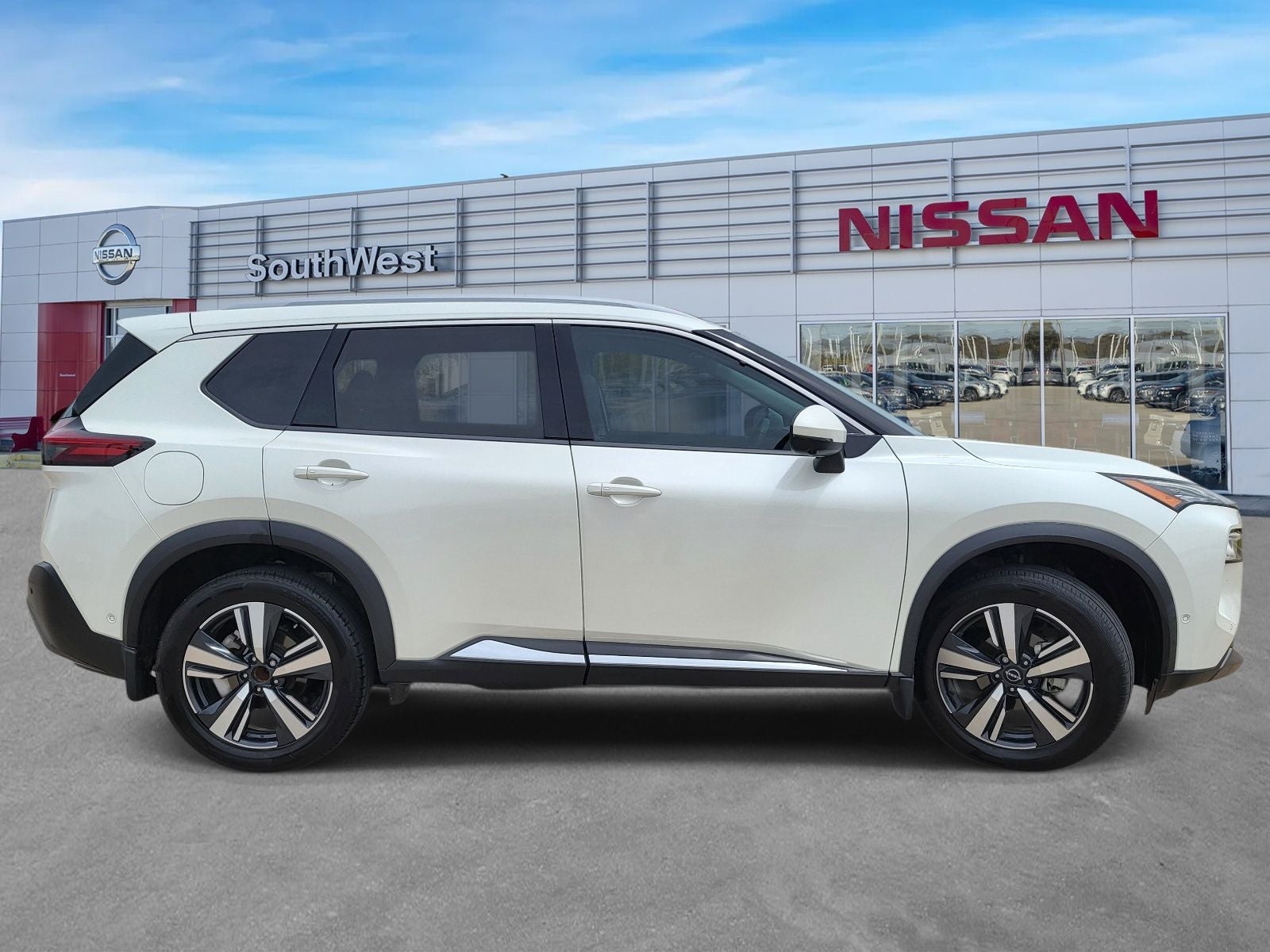 2022 Nissan Rogue SL