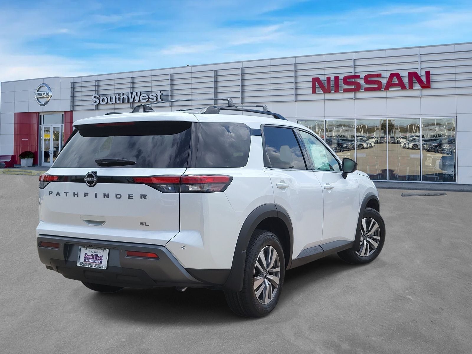 2026 Nissan Pathfinder SL