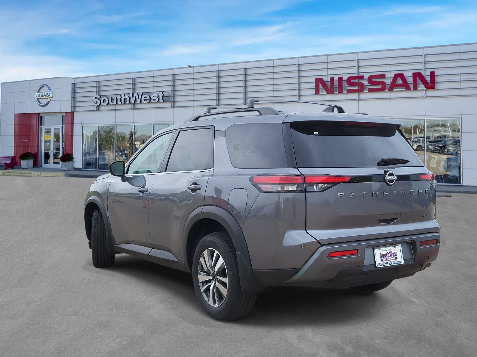 2026 Nissan Pathfinder SL