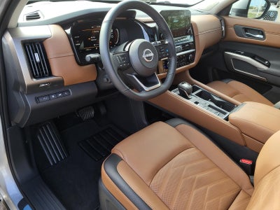 2025 Nissan Pathfinder Platinum