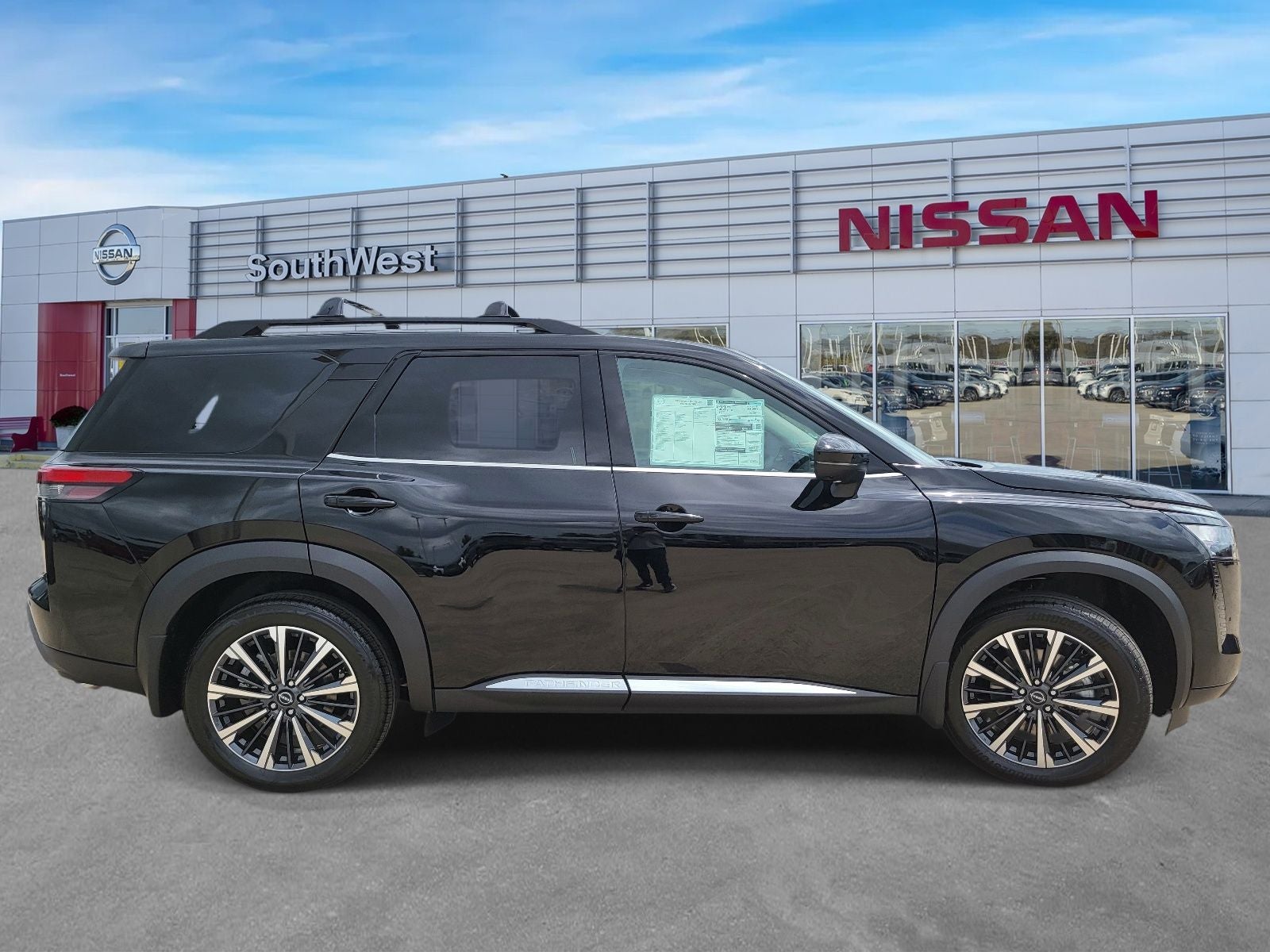 2026 Nissan Pathfinder Platinum