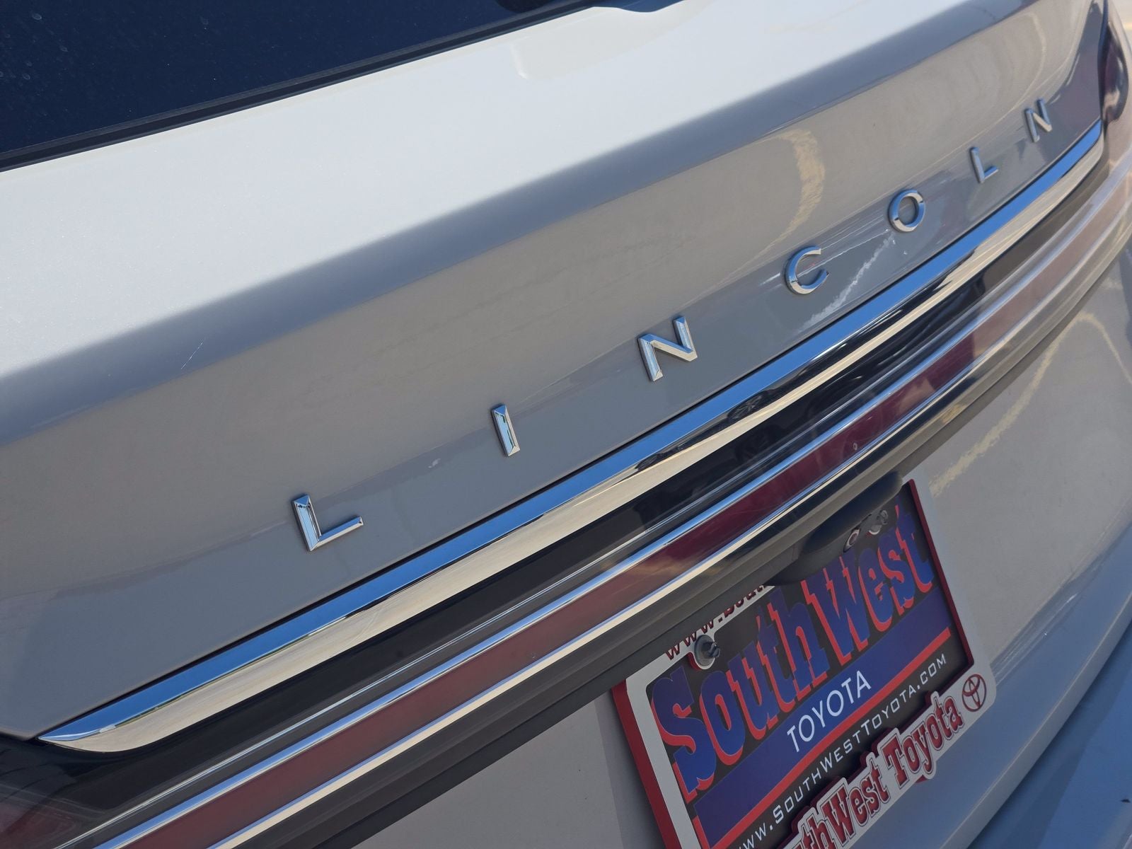 2022 Lincoln Nautilus Standard