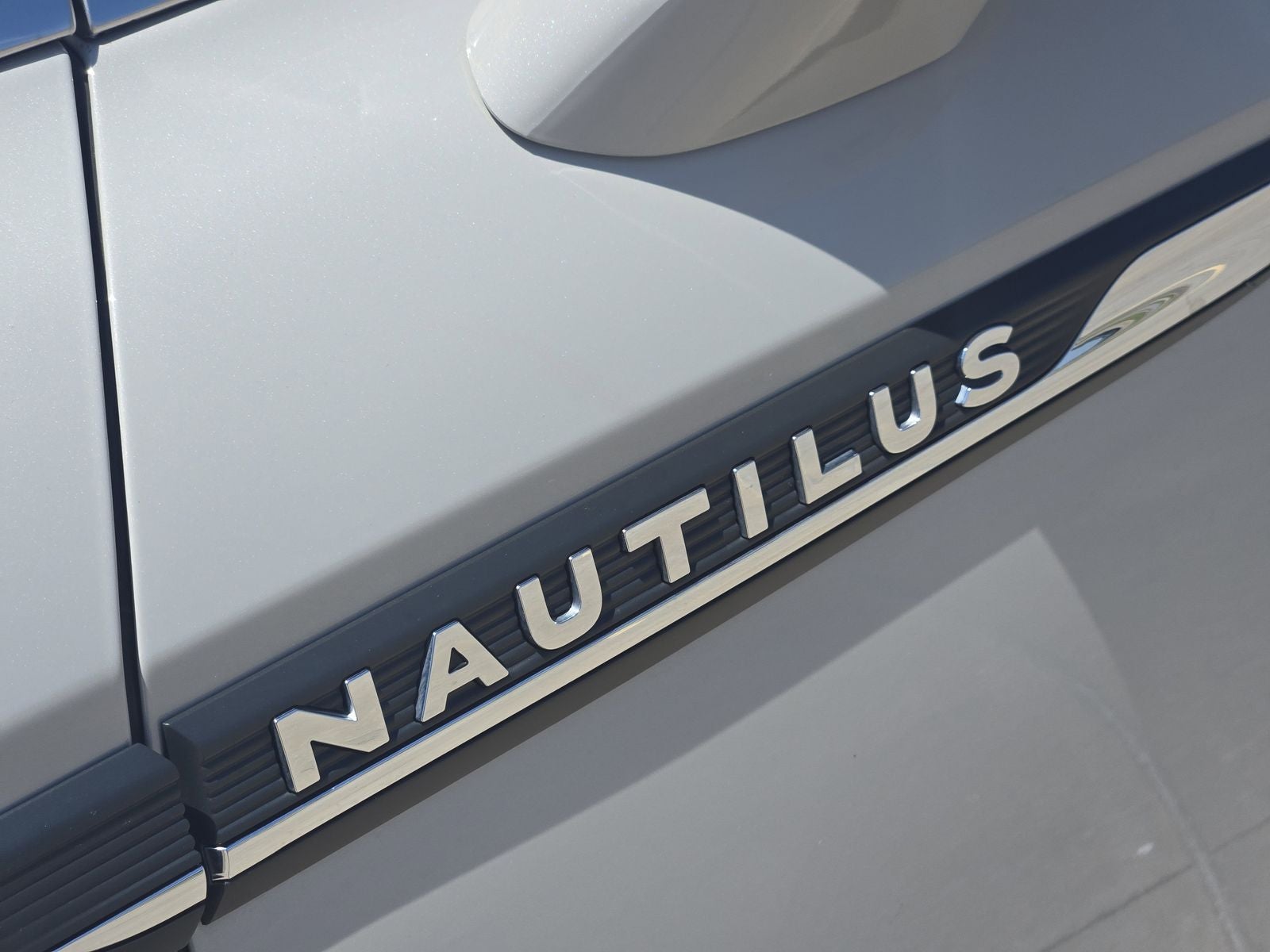 2022 Lincoln Nautilus Standard