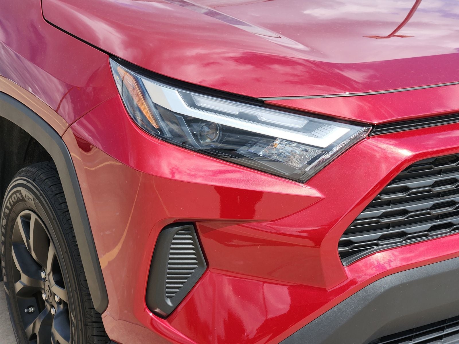 2024 Toyota RAV4 LE