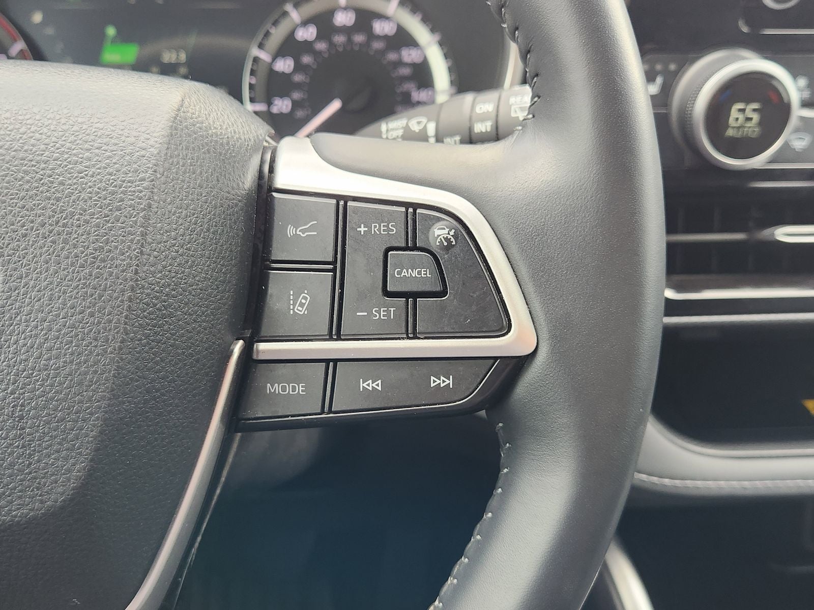 2024 Toyota Highlander Base