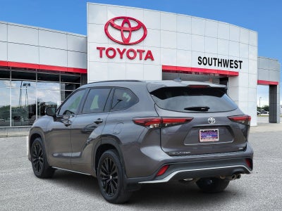 2024 Toyota Highlander Base