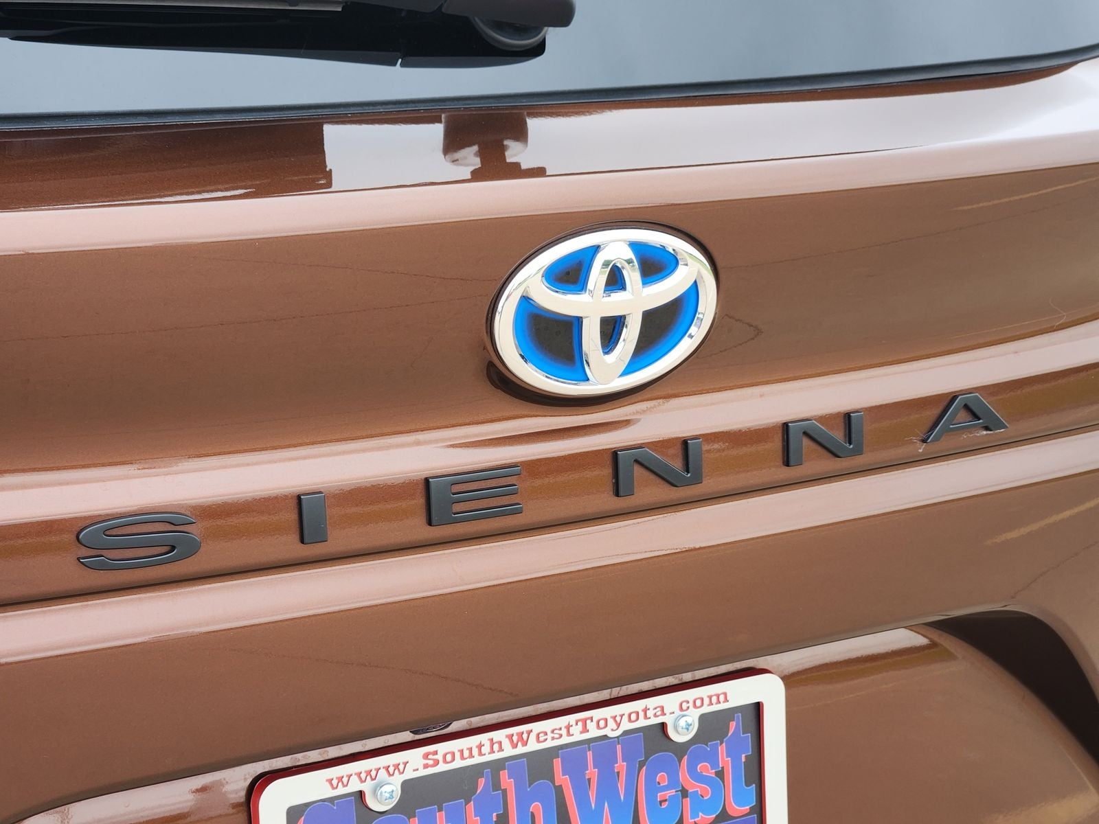 2023 Toyota Sienna XLE 8 Passenger