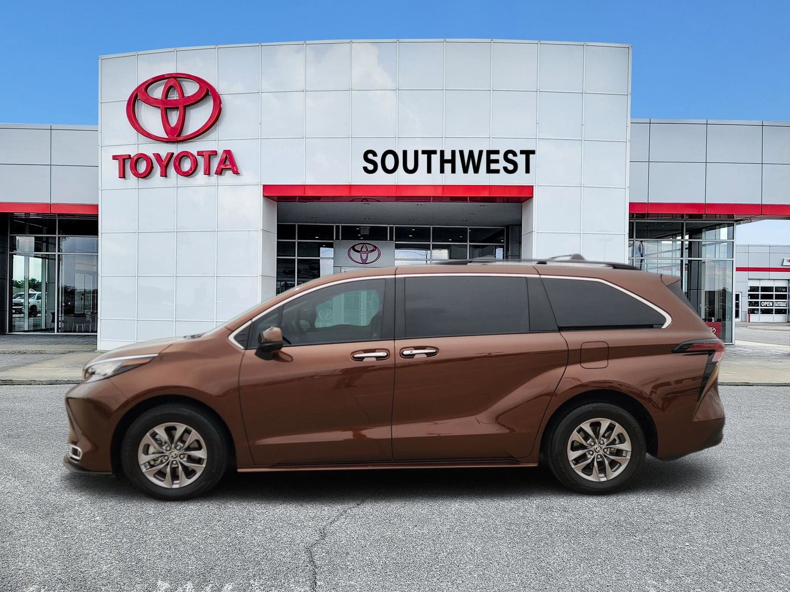 2023 Toyota Sienna XLE 8 Passenger