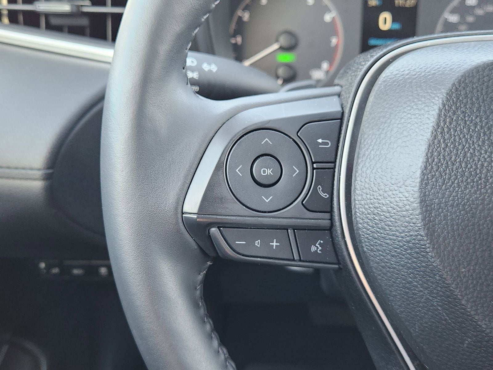 2025 Toyota Corolla Cross Hybrid SE