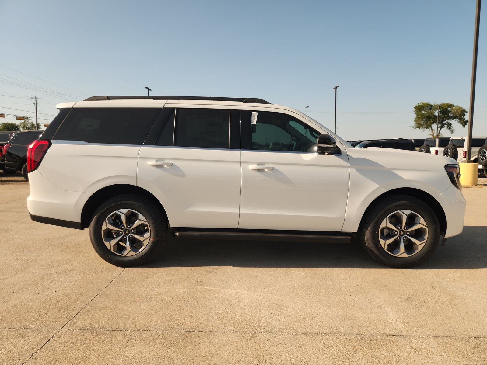 2027 Ford Expedition Active