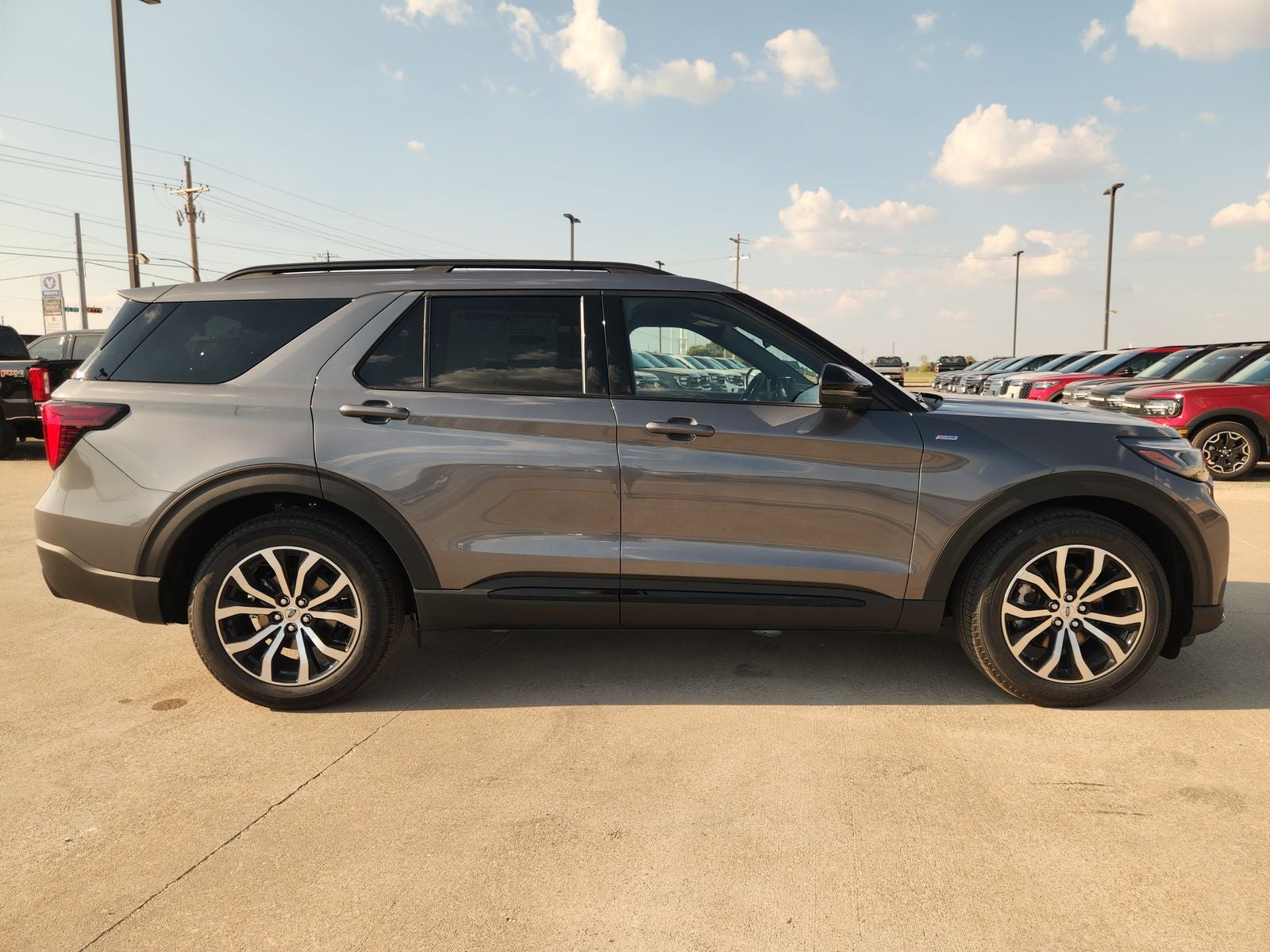 2027 Ford Explorer ST-Line