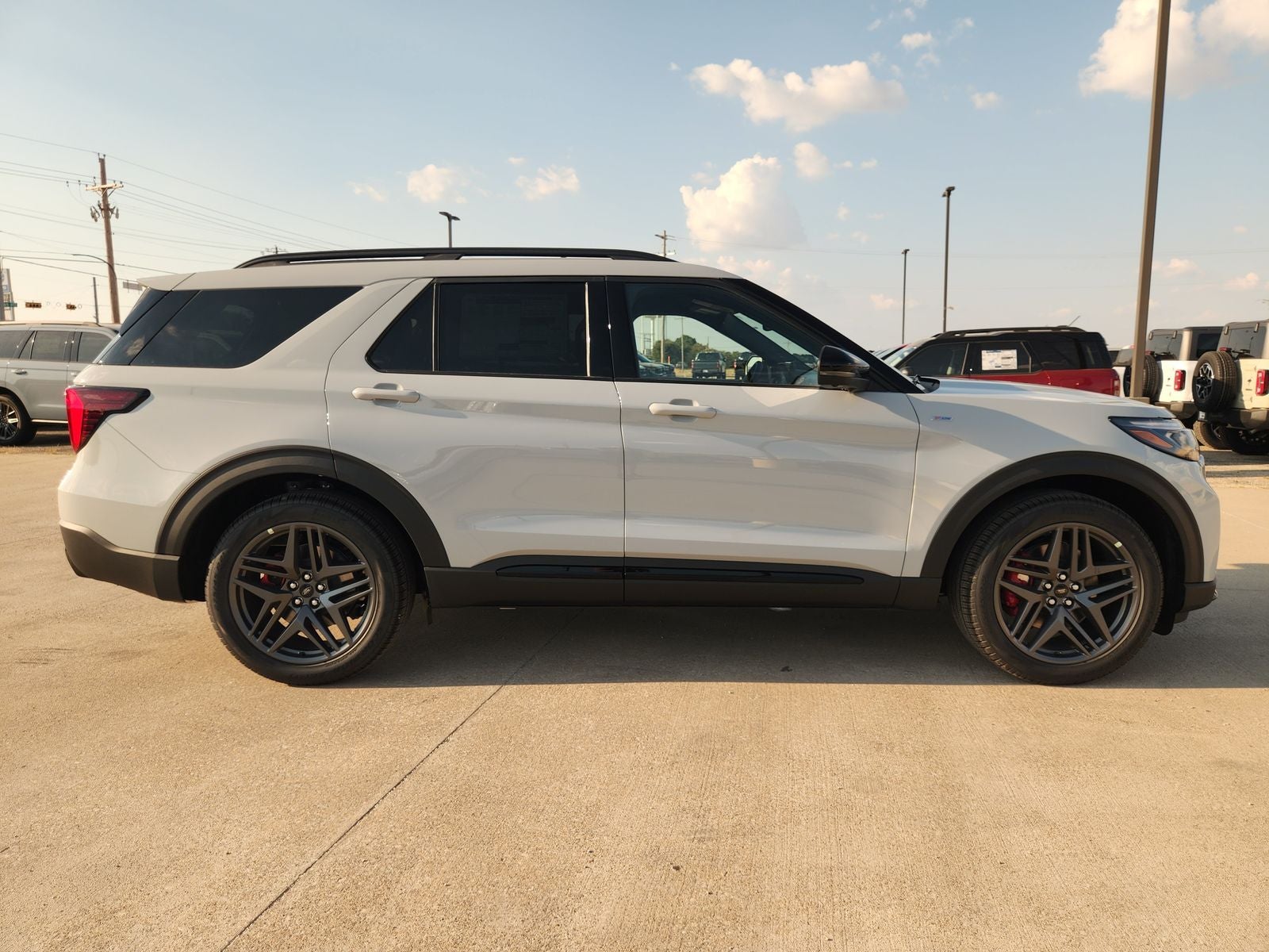 2027 Ford Explorer ST-Line