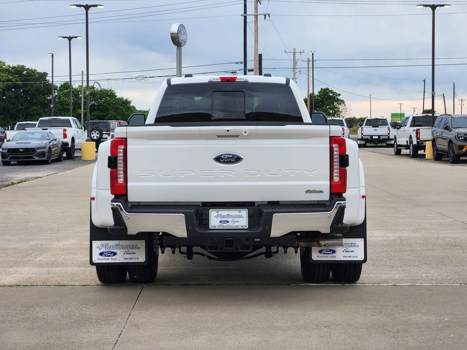 2026 Ford F-350SD Lariat DRW