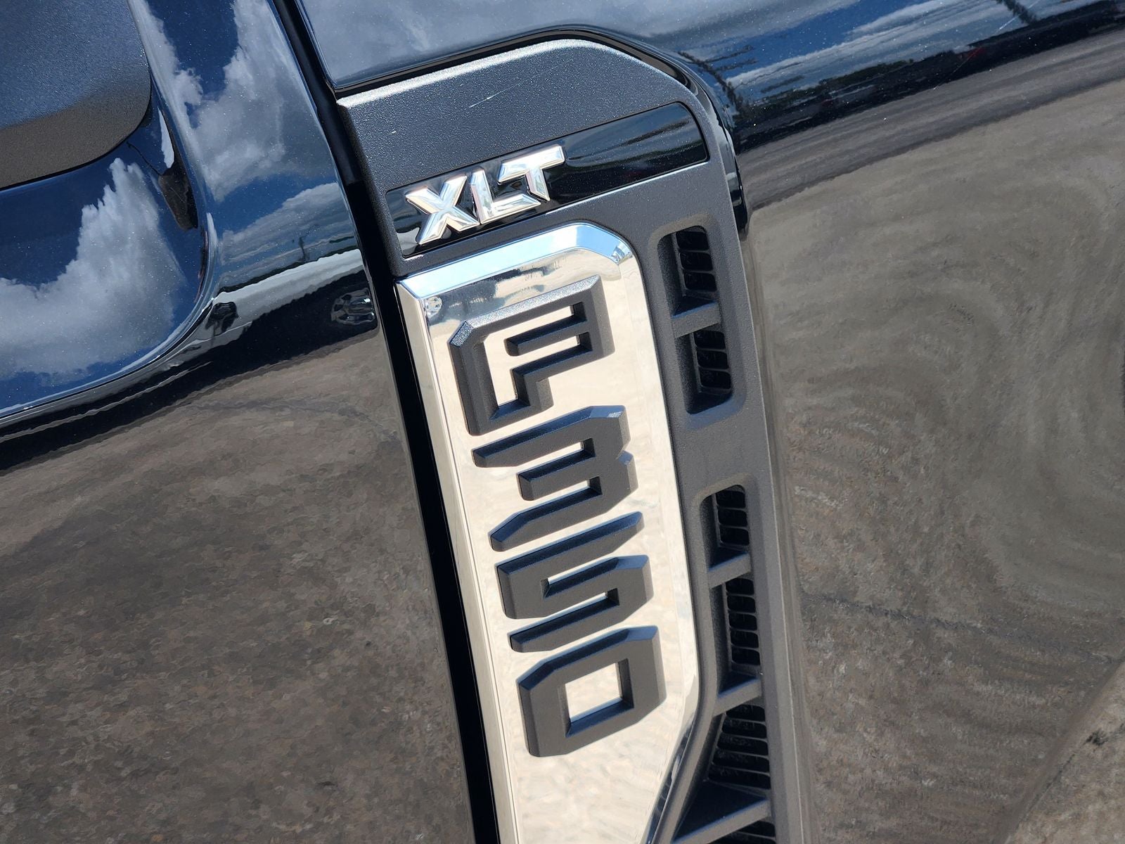 2026 Ford F-350SD XLT DRW
