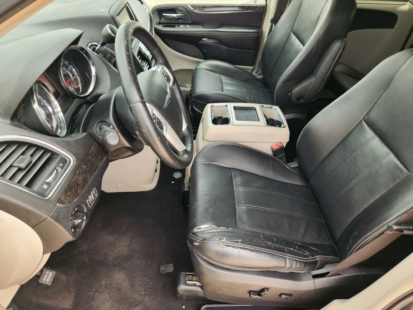 2014 Chrysler Town & Country Touring