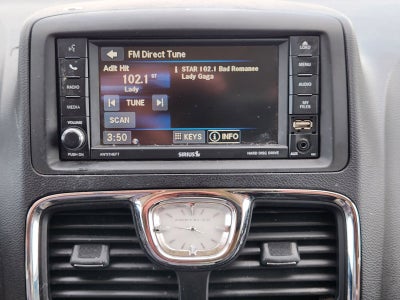 2014 Chrysler Town & Country Touring