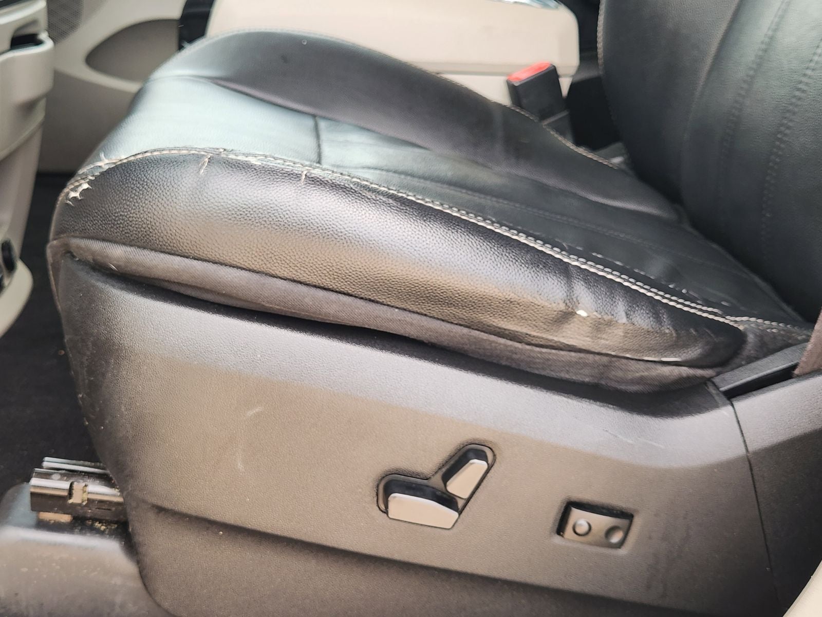 2014 Chrysler Town & Country Touring