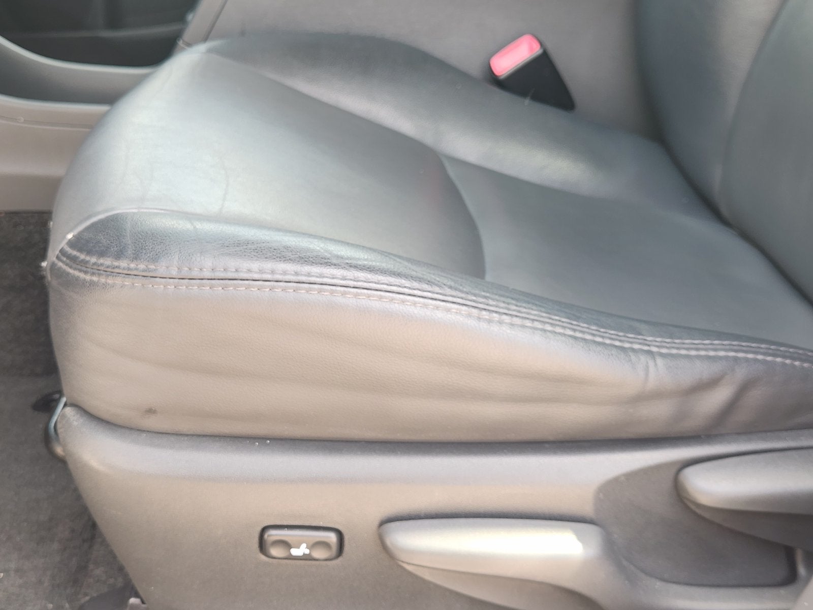 2014 Toyota Prius v Five