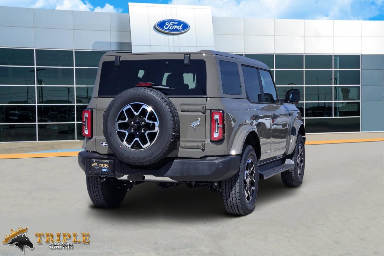 2026 Ford Bronco Outer Banks